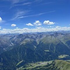 Flugwegposition um 11:50:24: Aufgenommen in der Nähe von Bezirk Inn, Schweiz in 3193 Meter
